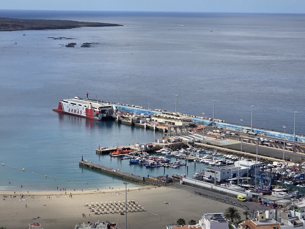 Puerto de Los Cristianos